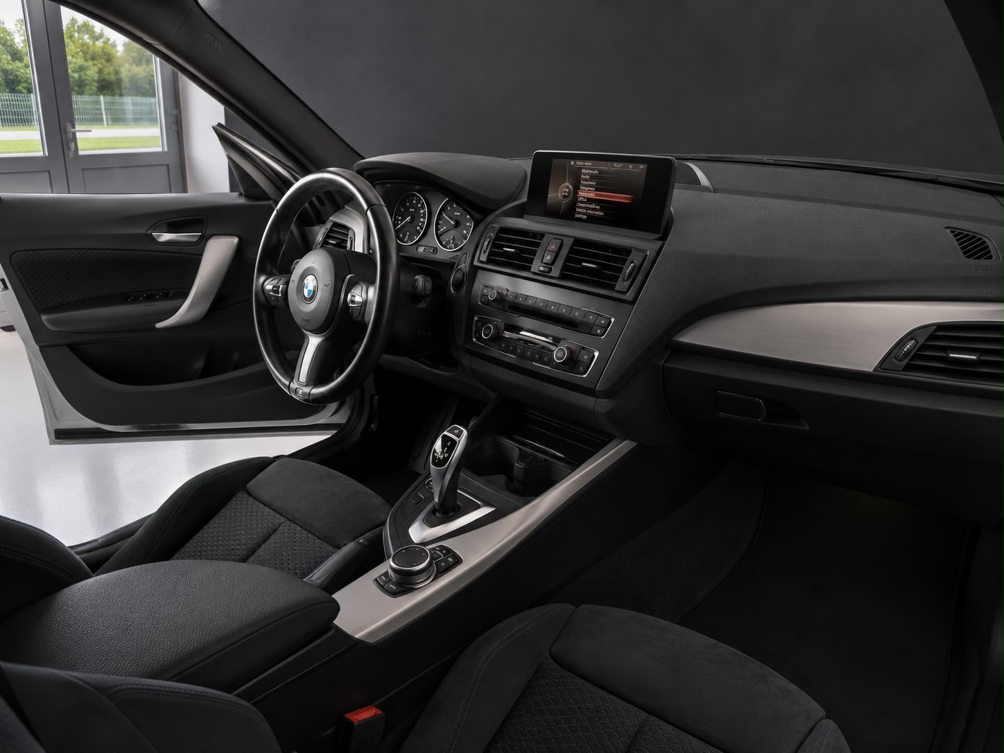 BMW M135i xDrive | M Performance Auspuffanlage | CH-Fahrzeug