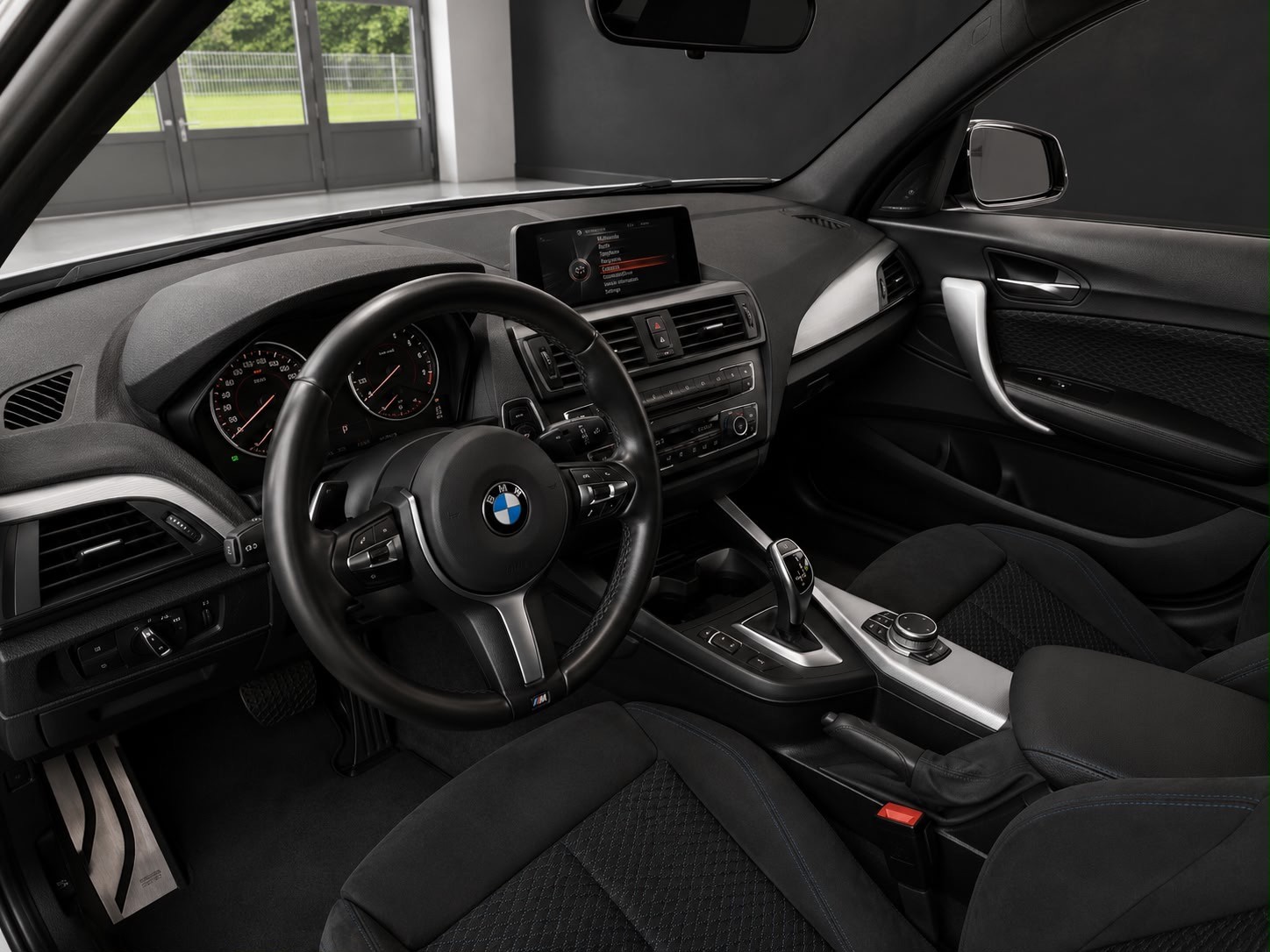 BMW M135i xDrive | M Performance Auspuffanlage | CH-Fahrzeug