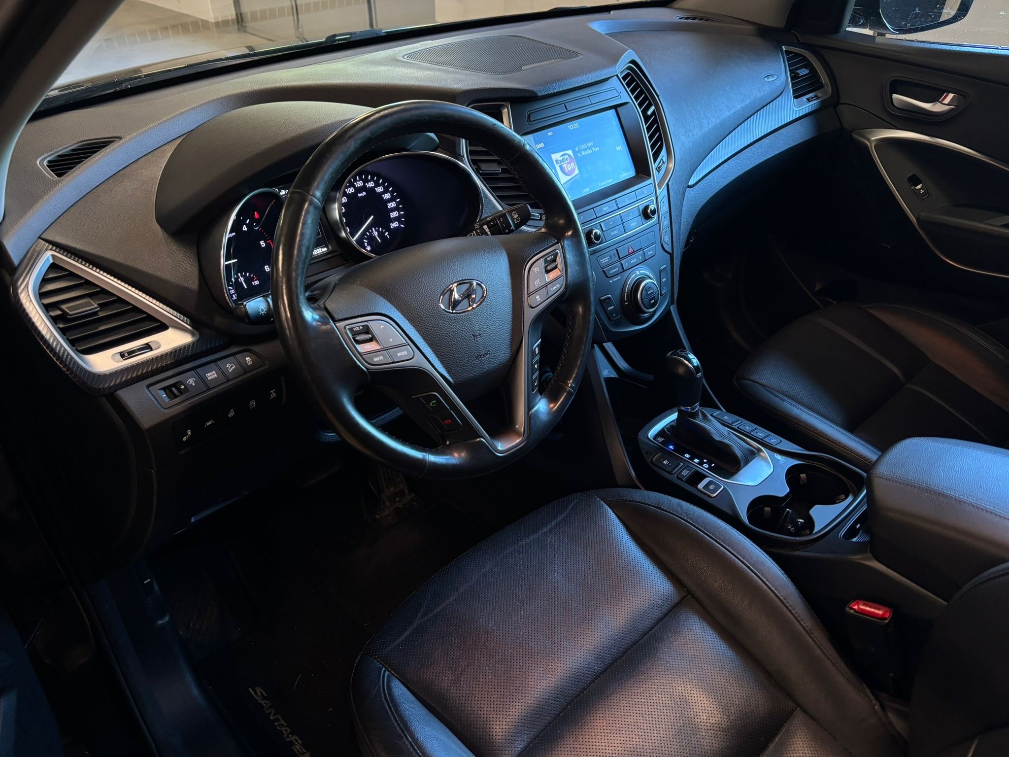 HYUNDAI Santa Fe 2.2 CRDI Amplia 4WD Automatic