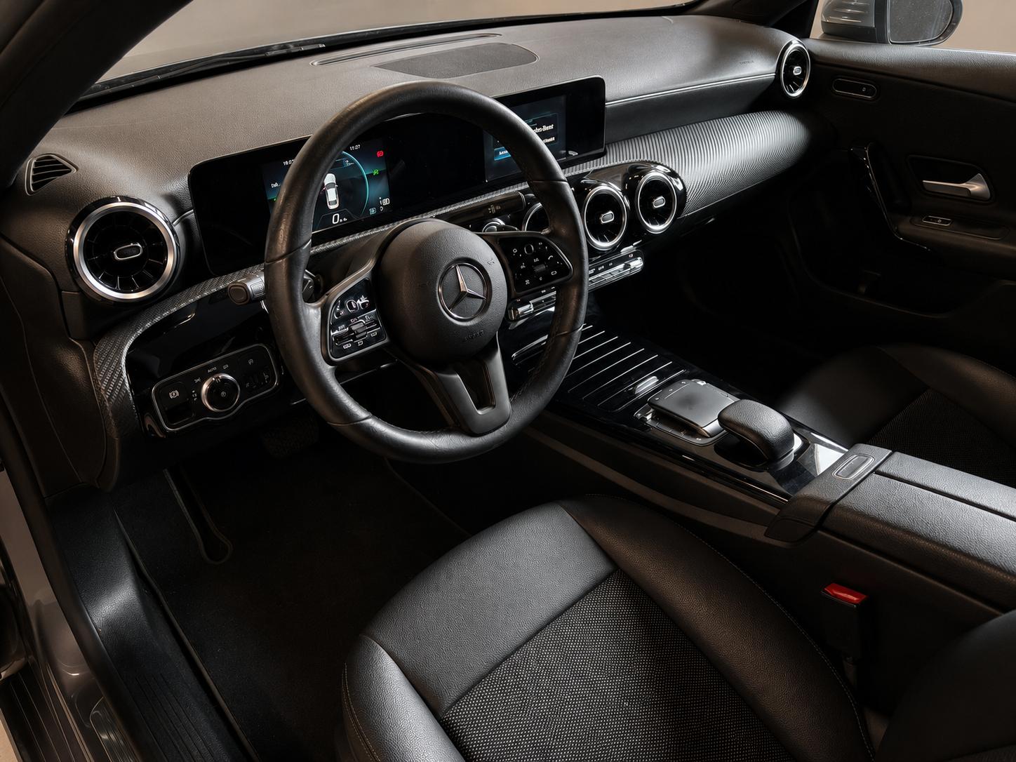 MERCEDES-BENZ CLA 180 d 7G-DCT