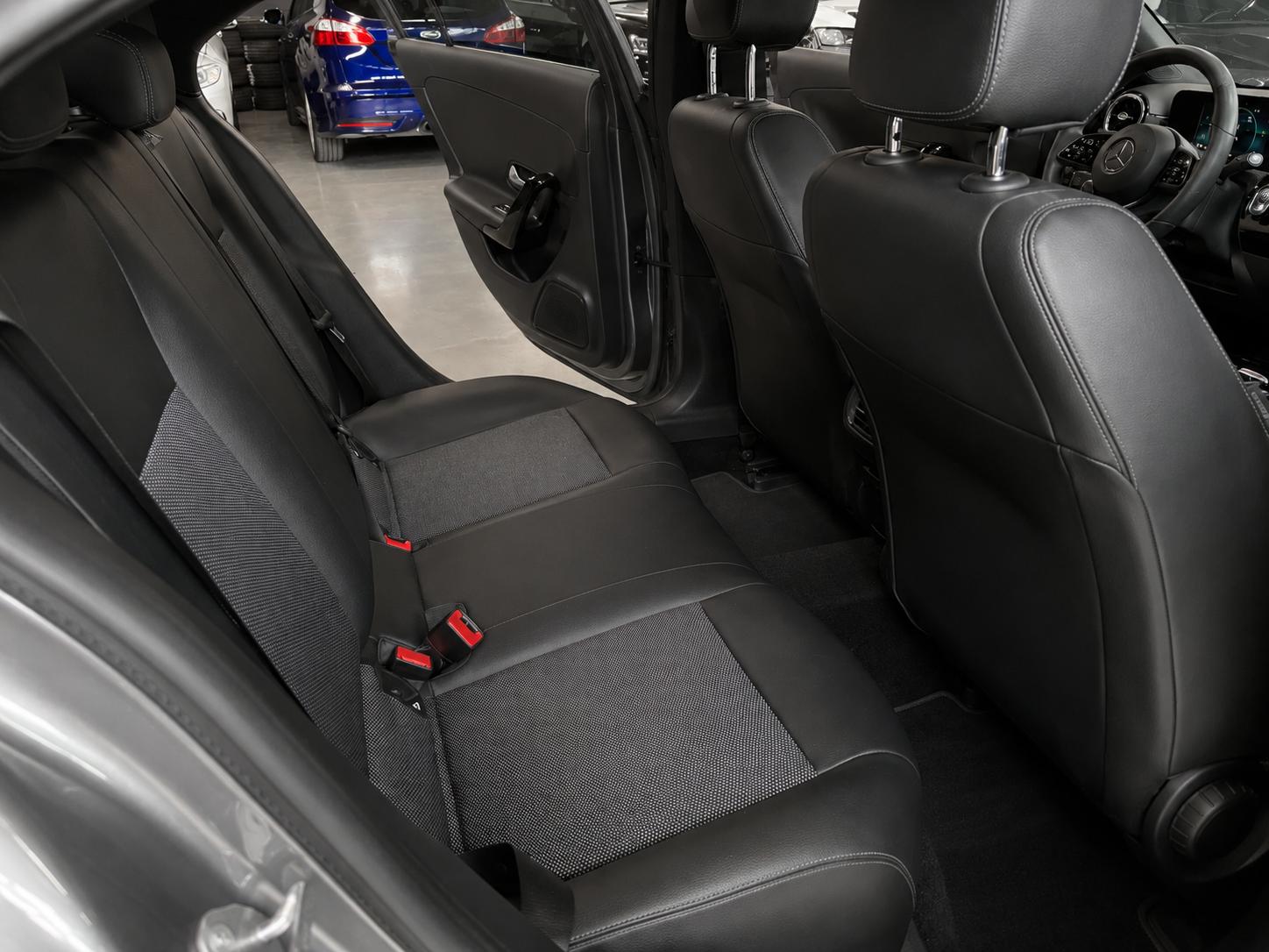 MERCEDES-BENZ CLA 180 d 7G-DCT