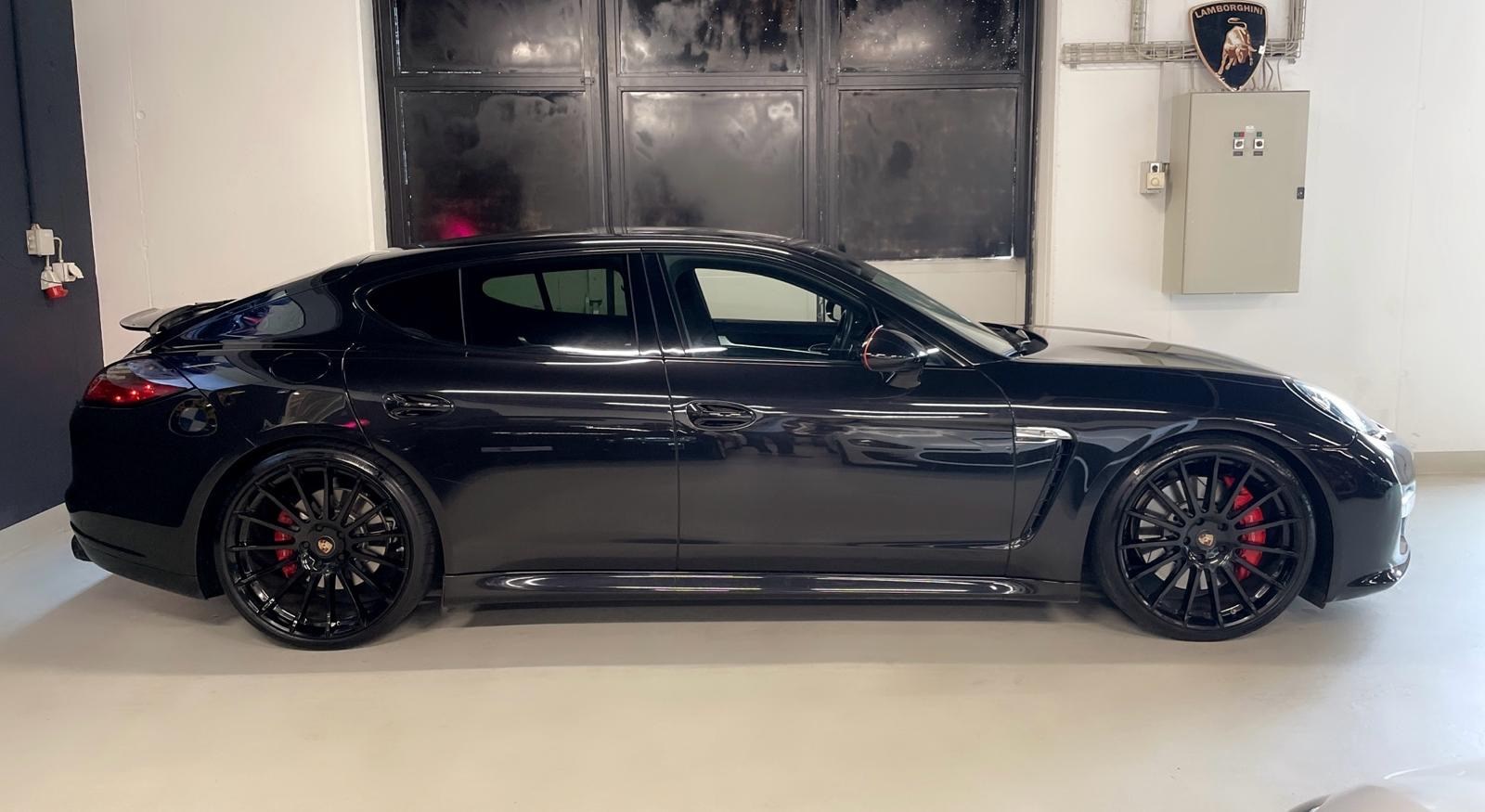 PORSCHE Panamera GTS 4.8 PDK