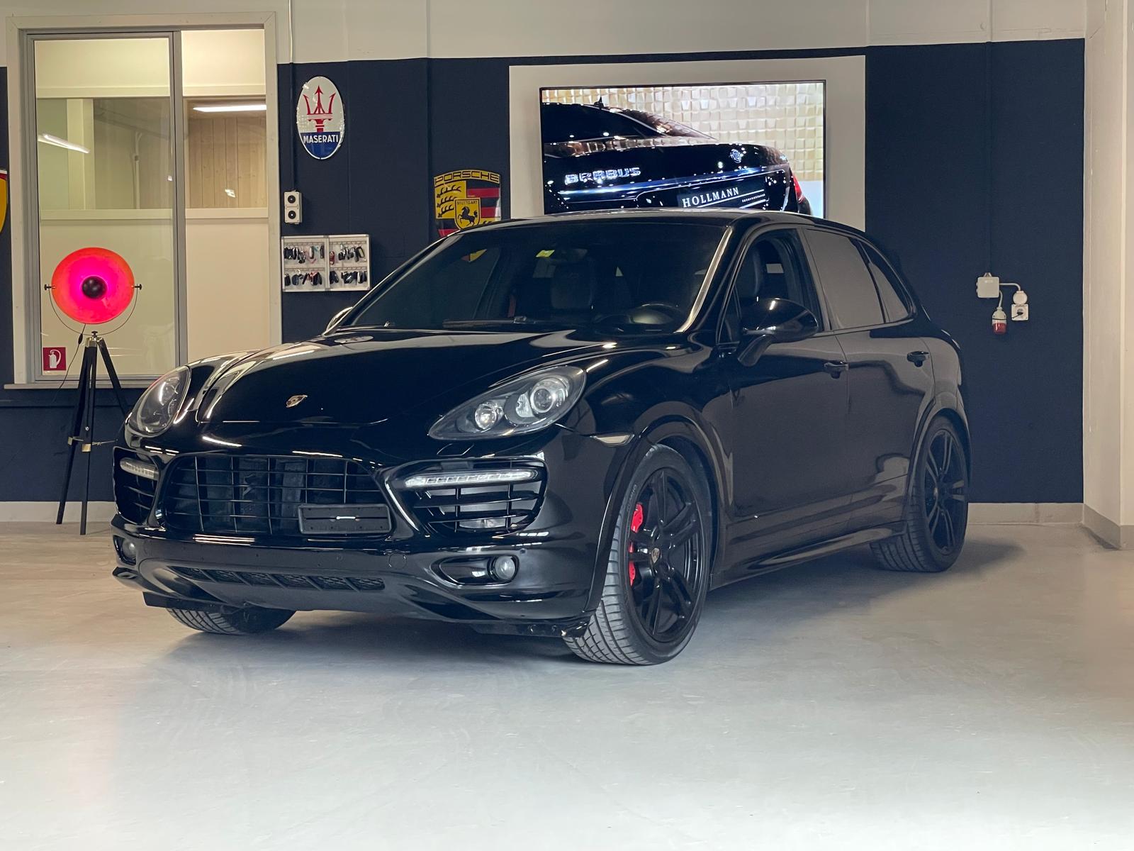 PORSCHE Cayenne GTS