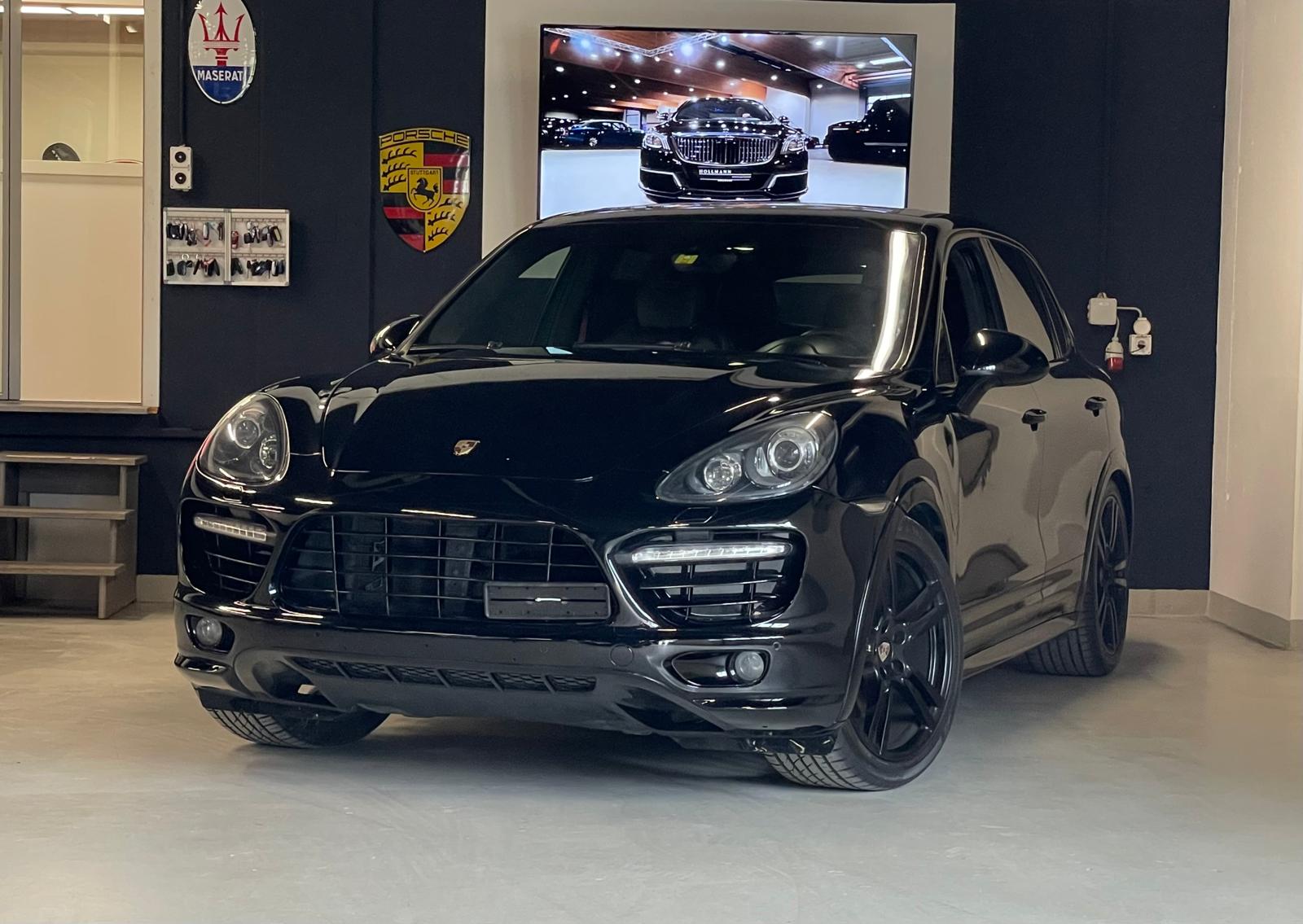PORSCHE Cayenne GTS
