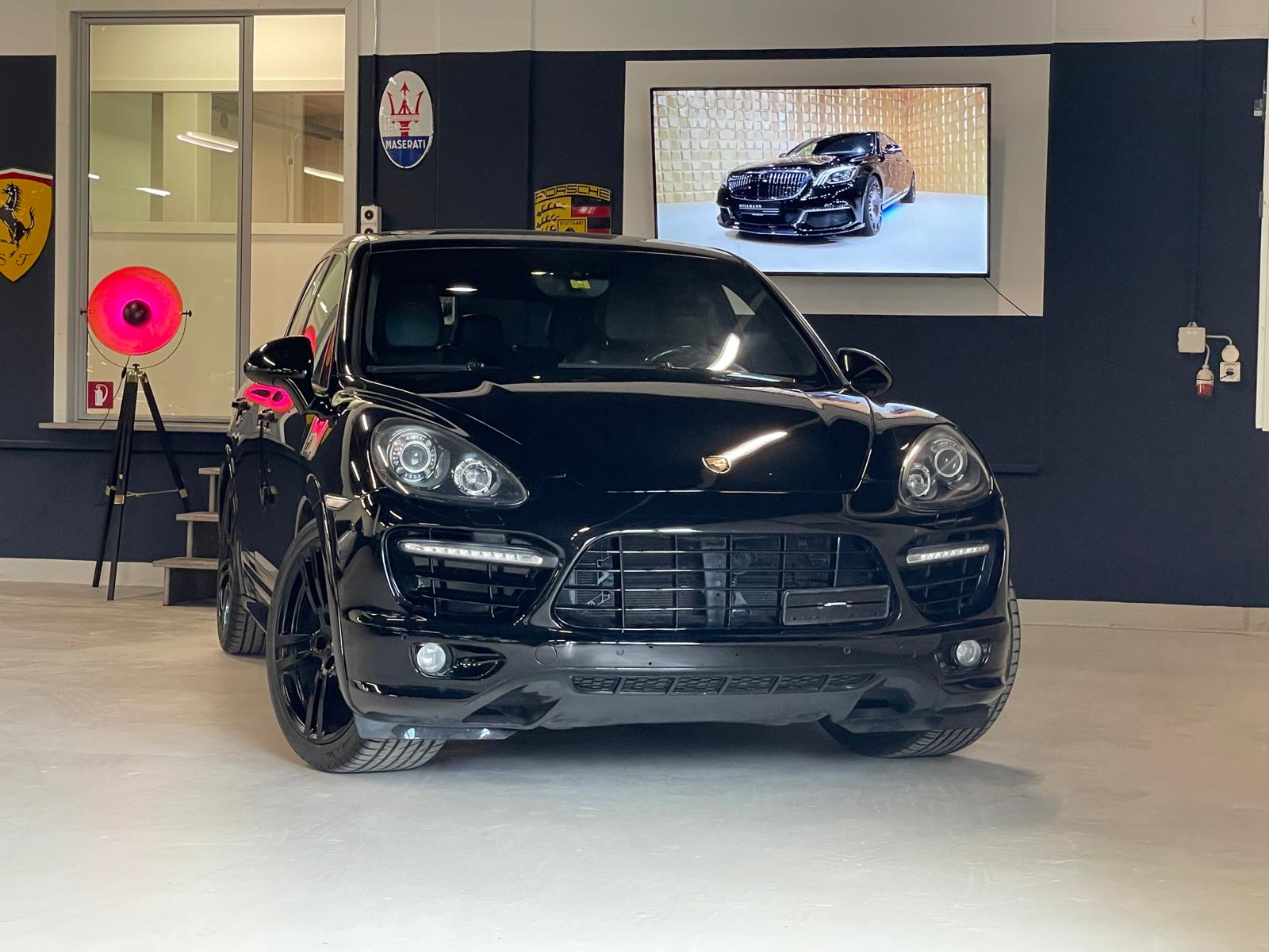 PORSCHE Cayenne GTS