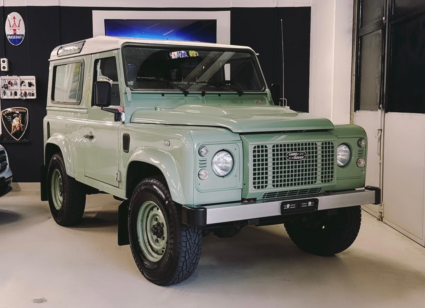 LAND ROVER Defender 90 2.2 TD4 Station Wagon Heritage