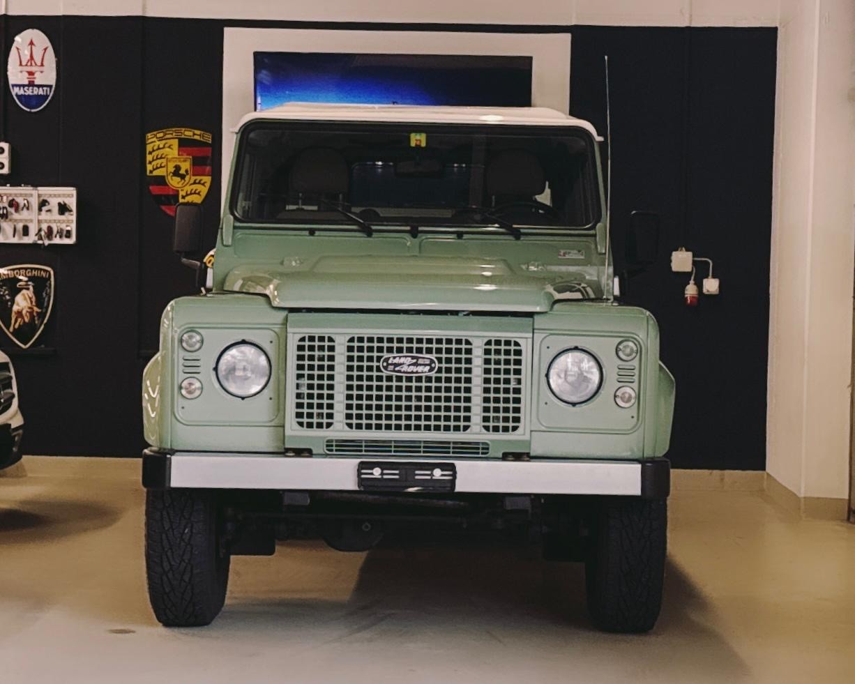 LAND ROVER Defender 90 2.2 TD4 Station Wagon Heritage