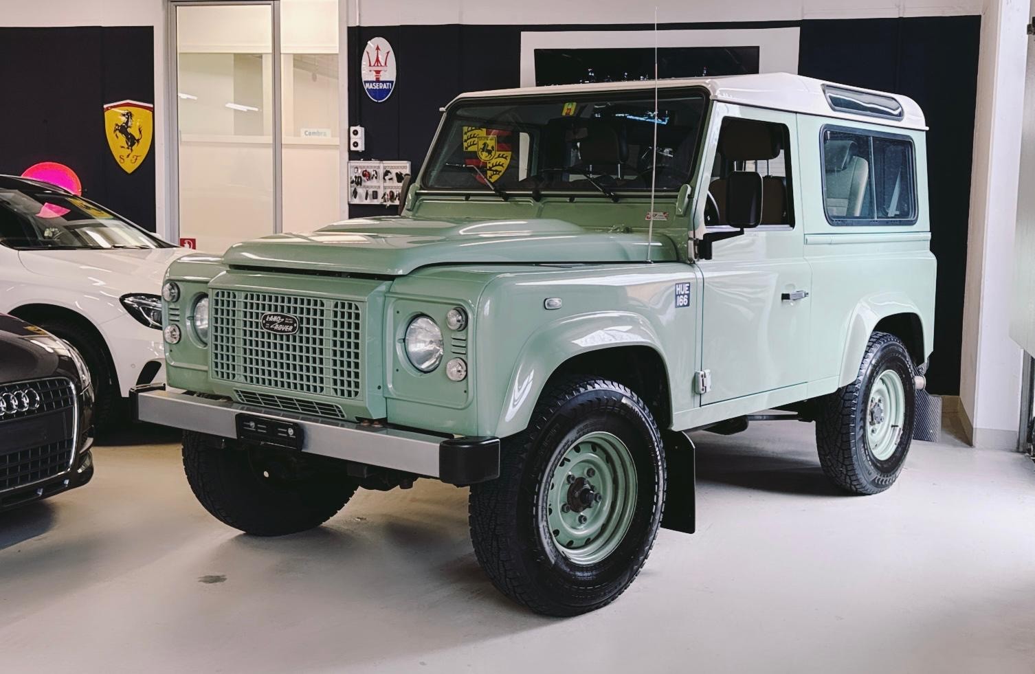 LAND ROVER Defender 90 2.2 TD4 Station Wagon Heritage