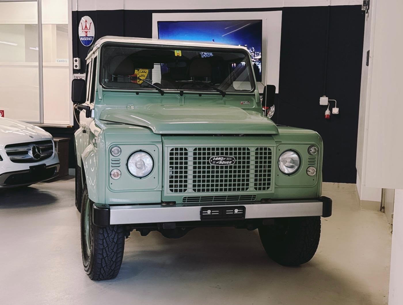 LAND ROVER Defender 90 2.2 TD4 Station Wagon Heritage