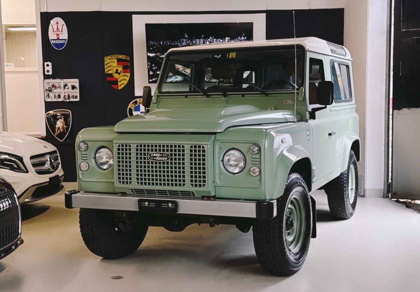 LAND ROVER Defender 90 2.2 TD4 Station Wagon Heritage