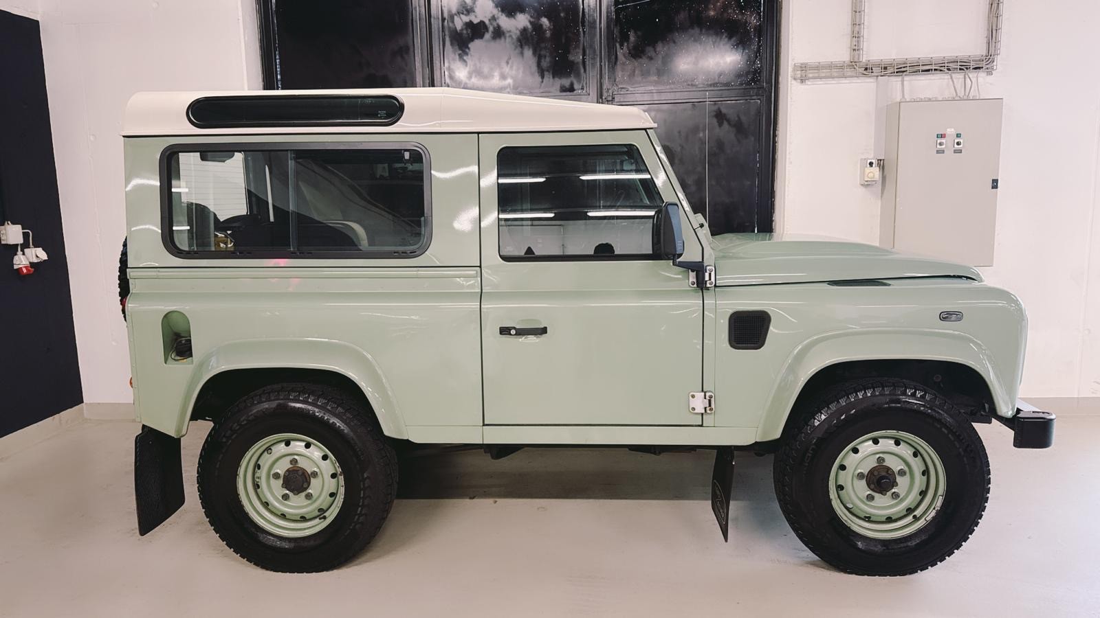 LAND ROVER Defender 90 2.2 TD4 Station Wagon Heritage