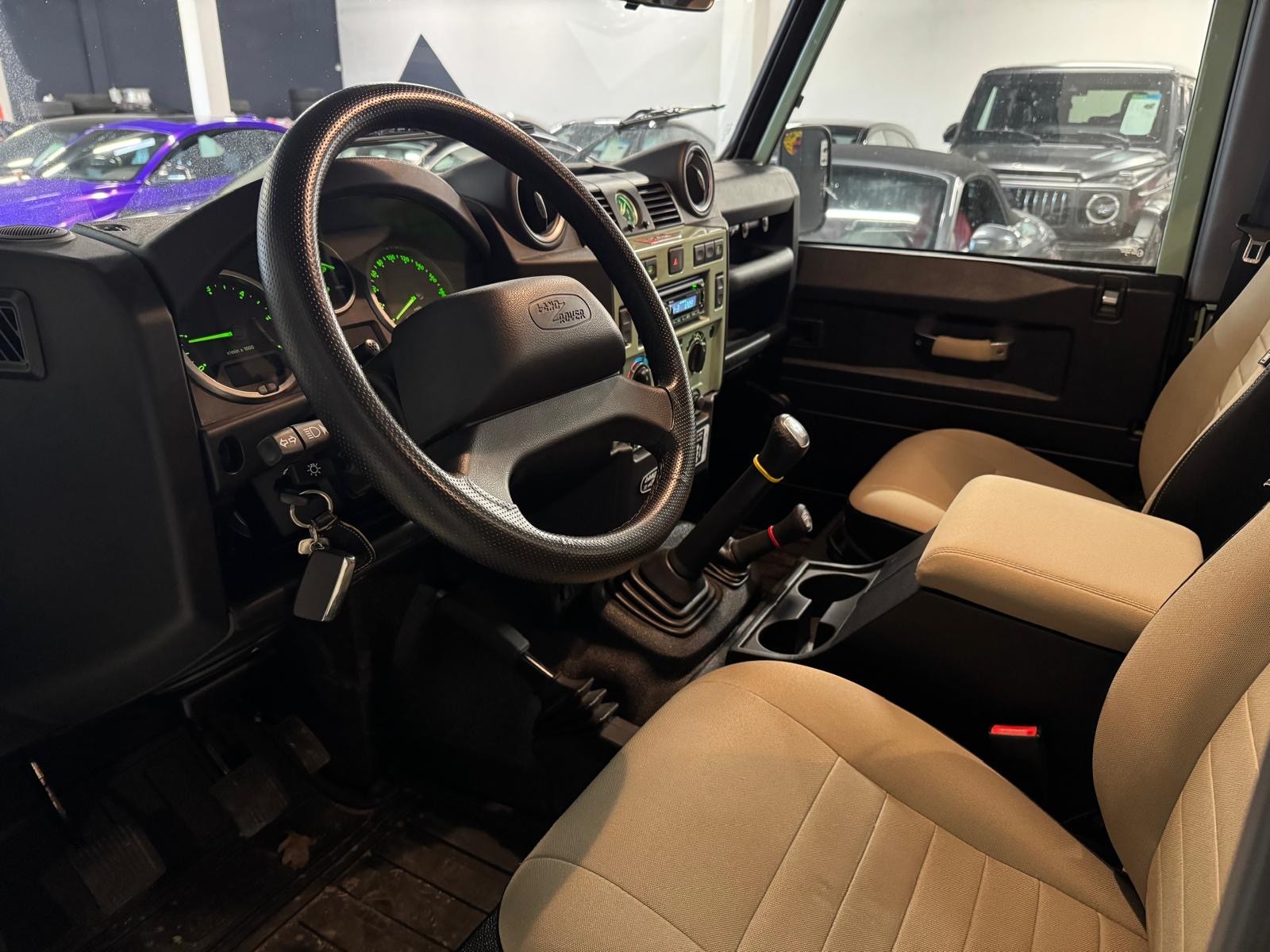 LAND ROVER Defender 90 2.2 TD4 Station Wagon Heritage