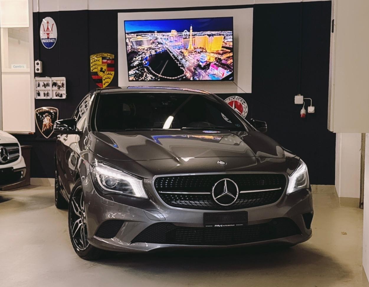 MERCEDES-BENZ CLA 200 Night Star 7G-DCT
