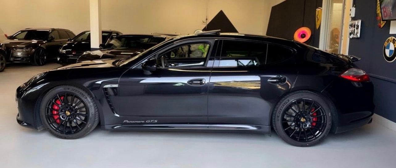 PORSCHE Panamera GTS 4.8 PDK