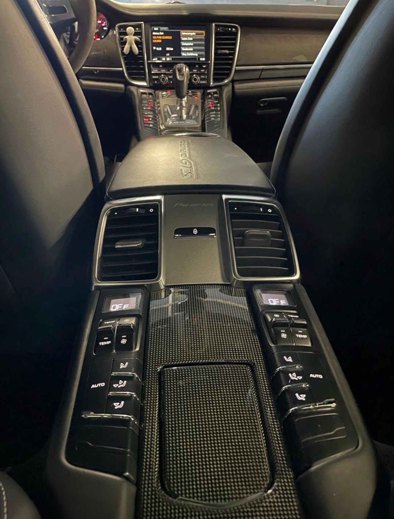 PORSCHE Panamera GTS 4.8 PDK