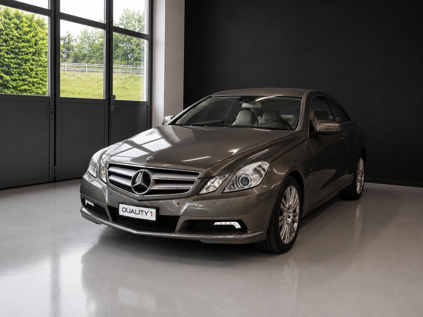 MERCEDES-BENZ E 350 CGI BlueEfficiency 7G-Tronic
