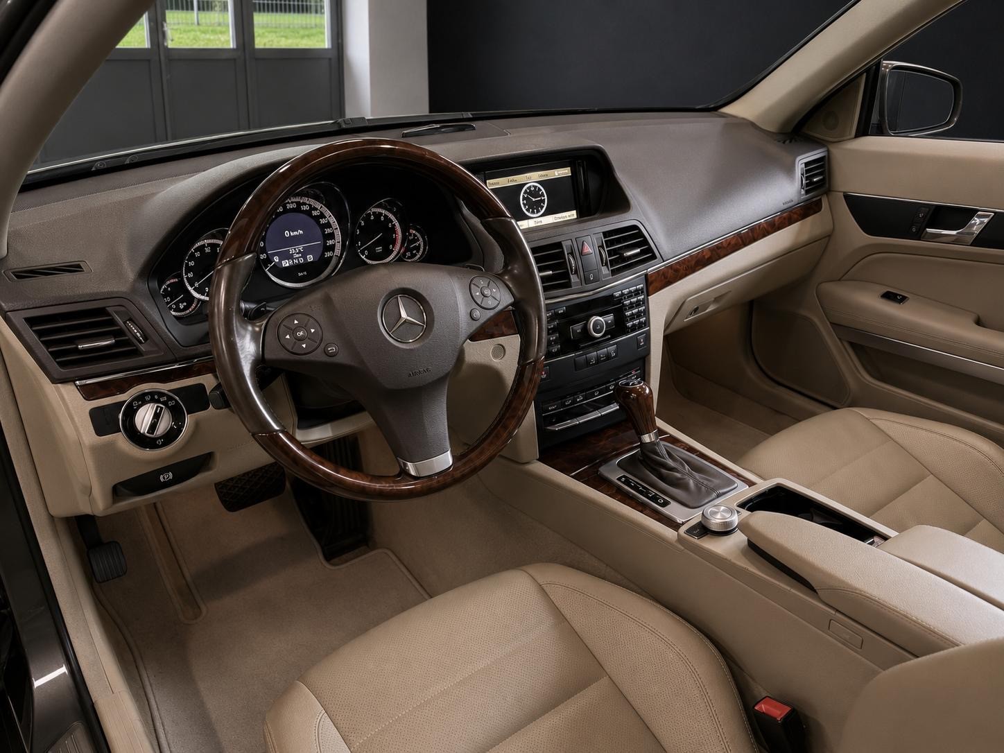MERCEDES-BENZ E 350 CGI BlueEfficiency 7G-Tronic